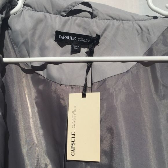 Capsule puffer jacket grey coat size 24 NWT ladies - Picture 6 of 6